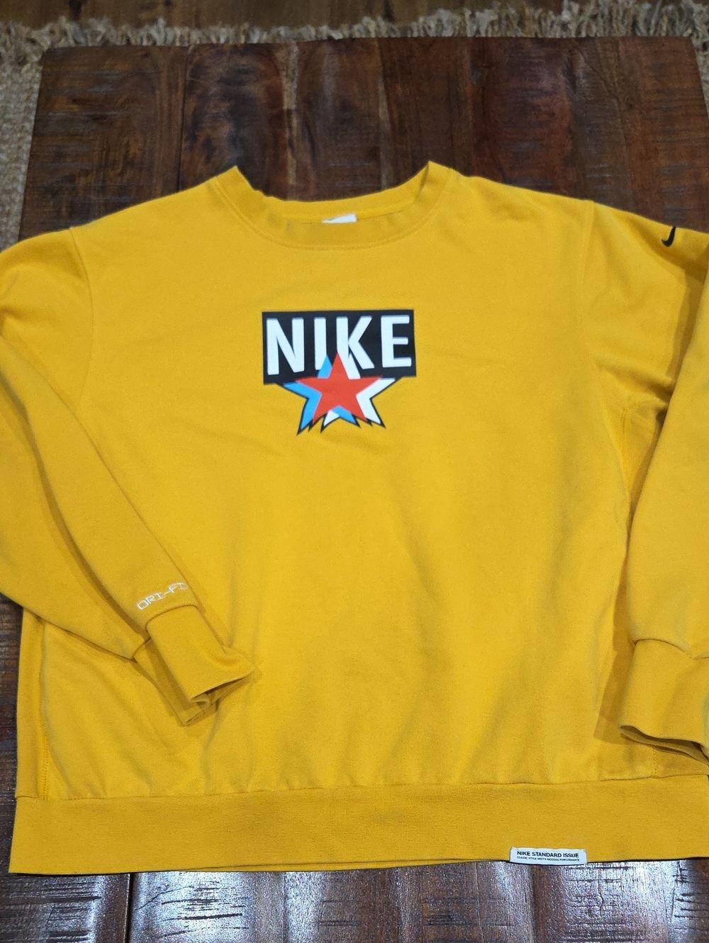 Nike Standard Issue Crewneck Sweatshirt